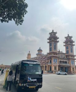 Toa Thanh Cao Dai Tour Limosine Fuso